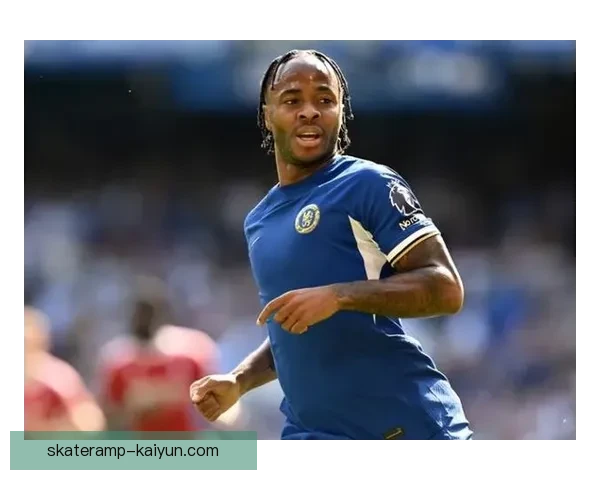 斯特林在曼城时期的表现稳健，助力球队夺得多项顶级荣誉